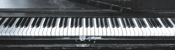 Teclas de piano antiguas . —  Fotos de Stock