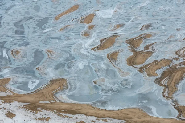 Zimowy Abstrakcyjny Krajobraz Zamarzniętą Rzeką Błękitnym Lodem Piaskiem Naturalny Abstrakcyjny — Zdjęcie stockowe