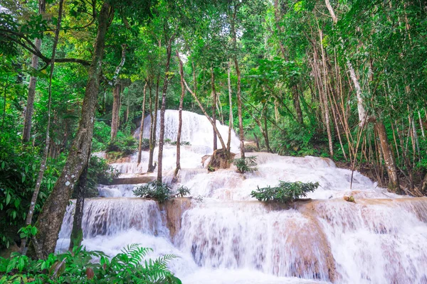 Cachoeira Localizada Distrito Mae Ngao Lampang Resolver Uma Pequena Cachoeira — Fotografia de Stock
