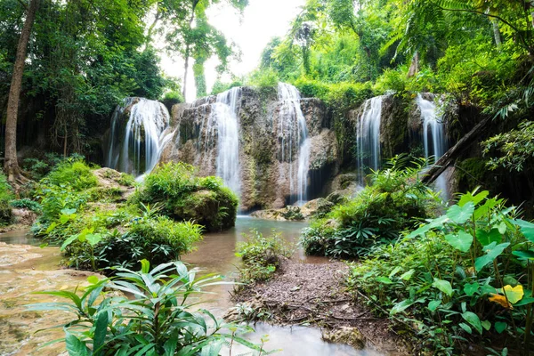 Thanawan Cachoeira Bonita Água Durante Todo Ano Água Verde Esmeralda — Fotografia de Stock