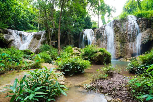 Thanawan Cachoeira Bonita Água Durante Todo Ano Água Verde Esmeralda — Fotografia de Stock