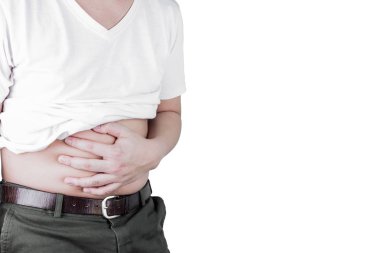 Asya genç erkekler mide ülseri acı çekiyor. gastrit neden beyaz arka plan üzerinde kırpma yolu izole H. pylori bakteri sağlık ve sağlık sorunu kavramı enfeksiyon tarafından