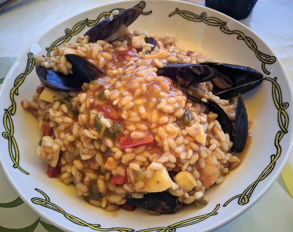 Paella Espanhola Tradicional Com Frutos Mar — Fotografia de Stock