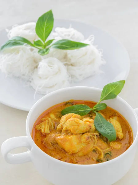 Crab meat curry with rice noodle — Stock Photo, Image