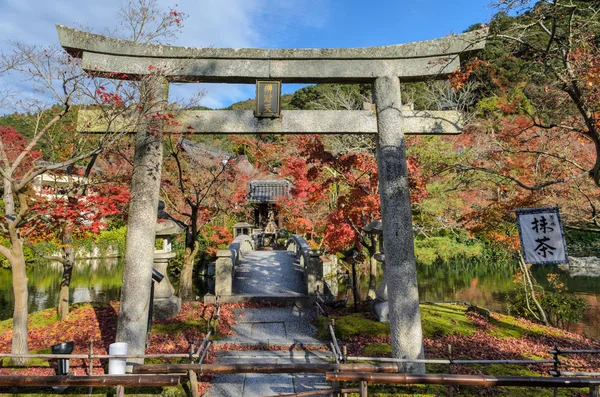 Herbstfarben am Eikando oder Zenrin-ji Tempel in Kyoto, Japan — Stockfoto