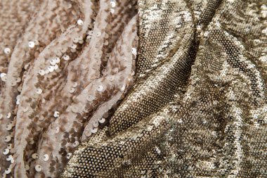 iki altın buruşuk kumaşlar parlak adet