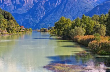 Lago di Mezzola, Lombardy İtalya kanala Como Gölü