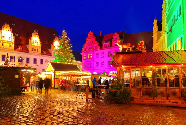 Молодший Різдвяний Ринок Вночі Німеччина — стокове фото