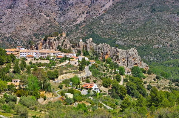 Guadalest, Village in rocky mountains, Costa Blanca — Stock Photo, Image