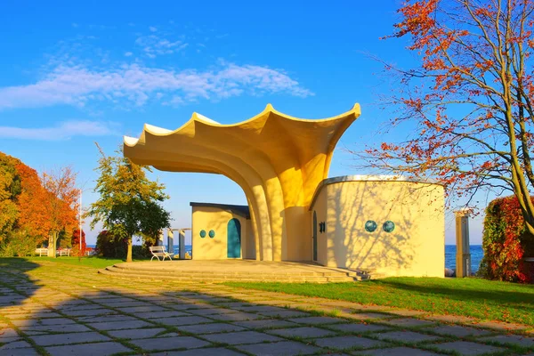 Sassnitzer park und bühne in form einer muschel — Stockfoto