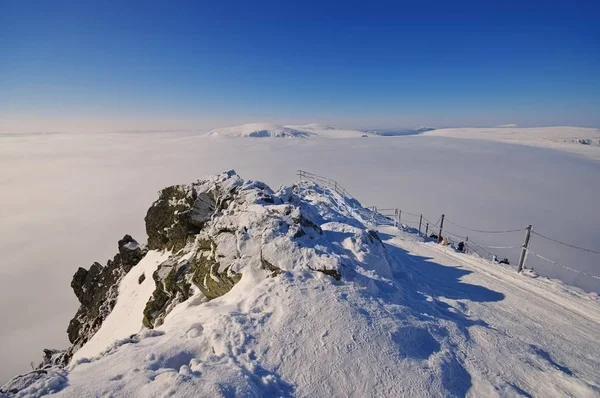 Vue de la montagne Sniezka en hiver — Photo