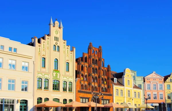 De oude stad Wismar in Noord-Duitsland, op de markt — Stockfoto