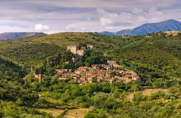 Vecchio villaggio Castelnou in Francia — Foto Stock