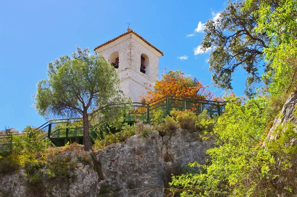 Guadalest, dorf in felsigen bergen, costa blanca — Stockfoto