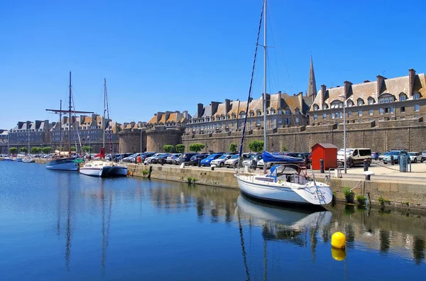 Muromgärdade townen av Saint-Malo i Bretagne — Stockfoto