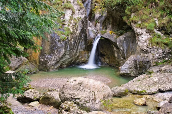 Porlezza Cascata di Begna cerca del lago Lugano — Foto de Stock