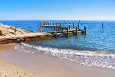 Kap Arkona, Ruegen Adası yakınlarında ahşap iskeleli Vitt köyü