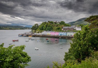 Portree Isle of Skye Inner Hebrides İskoçya'da en büyük şehirde olduğunu.