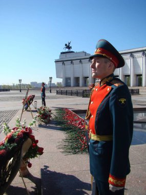 Moskova, Rusya, Büyük Vatanseverlik Savaşı askerler başkalaşım alay ve savaş gazileri onurlandıran 9 Mayıs 2018.