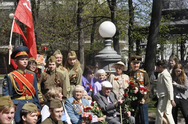 Moscou Rússia Maio 2018 Homenageando Grande Guerra Patriótica Por Soldados — Fotografia de Stock