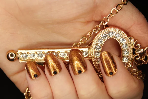 New Year Manicure Christmas Nail Color Golden Diamond Key — Stock Photo, Image