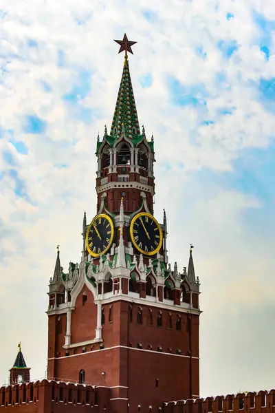 斯帕斯卡亚塔 - 莫斯科克里姆林宫旅游塔俯瞰Re — 图库照片