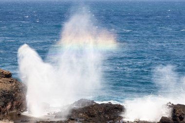 Maui kuzey kıyısında Nakalele Blowhole