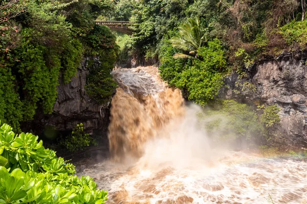 Flash flood bij de zeven Heilige zwembaden — Stockfoto