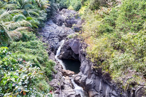 Cachoeira nas Sete Piscinas Sagradas — Fotografia de Stock