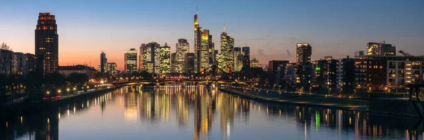 Panorama Van Skyline Frankfurt Main Bij Schemering Hessen Duitsland — Stockfoto