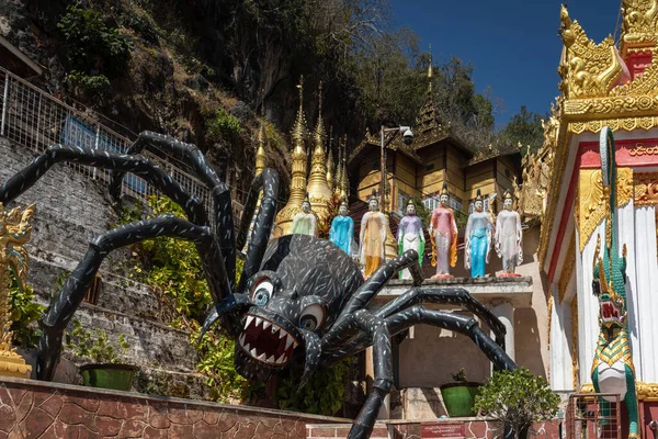 Staute Einer Spinne Eingang Der Pindaya Höhle Myanmar — Stockfoto