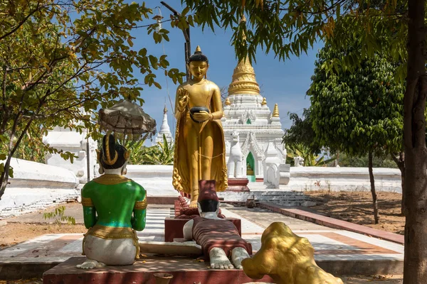 Estátua Shin Bin Maha Laba Man Temple Salay Myanmar — Fotografia de Stock