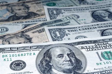 Arka plan olarak Amerikan Doları düzenlendiği