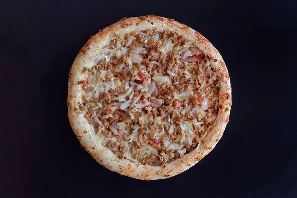 Baked Tuna Pizza Black Background Ready Eat — Stock Photo, Image