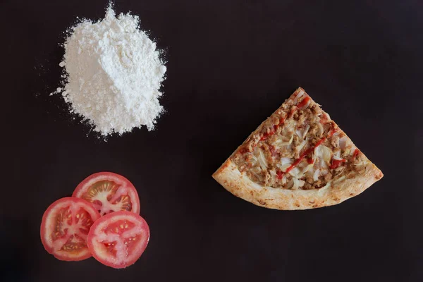 Slice Baked Tuna Pizza Pile Flour Slices Tomato Black Background — Stock Photo, Image