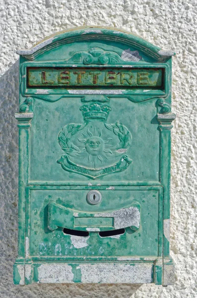 Altmodischer Briefkasten Der Einer Weißen Hauswand Hängt Insel Stromboli Italien — Stockfoto