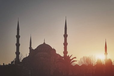Sultan Ahmed Camii gün batımında.