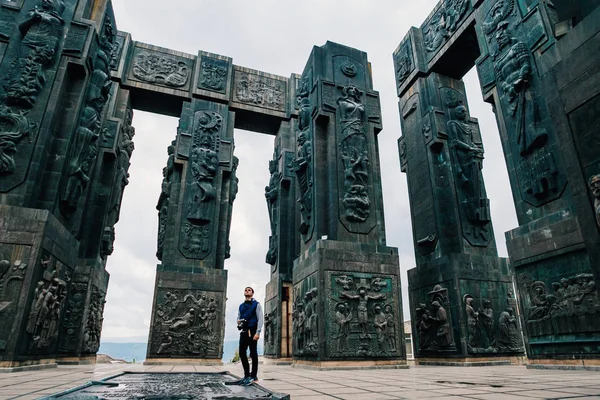 Tiflis'te Gürcistan anıtının tarihi