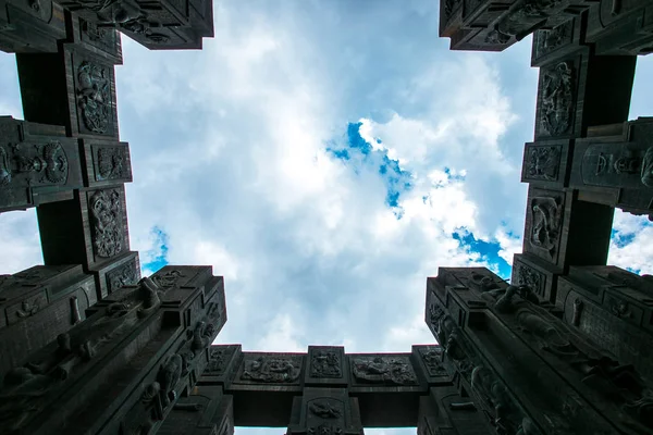 Tiflis'te Gürcistan anıtının tarihi