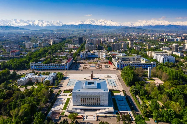 Panorama Bishkek Kirgisia — kuvapankkivalokuva
