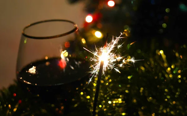 Wunderkerzen Weihnachten Urlaub Bunt Dunklen Hintergrund — Stockfoto