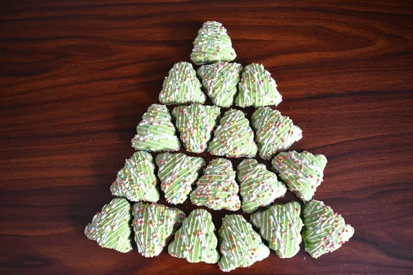 Рождественское Печенье Зеленый Дерево Деревянный Фон — стоковое фото