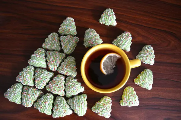 Рождественское Печенье Деревянный Фон Чашки Чая — стоковое фото