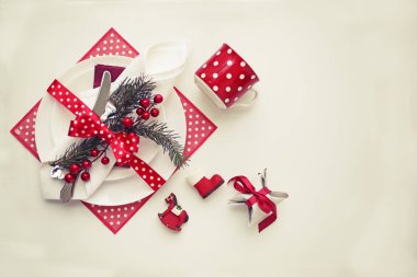 Tatil dekorasyon ile Noel şenlikli sofra 