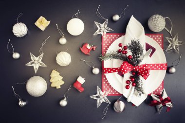 üstten görünüm servis Noel masa tatil dekorasyon ile 