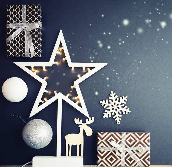 Decoração Madeira Natal Com Estrela Iluminada Fundo Escuro — Fotografia de Stock
