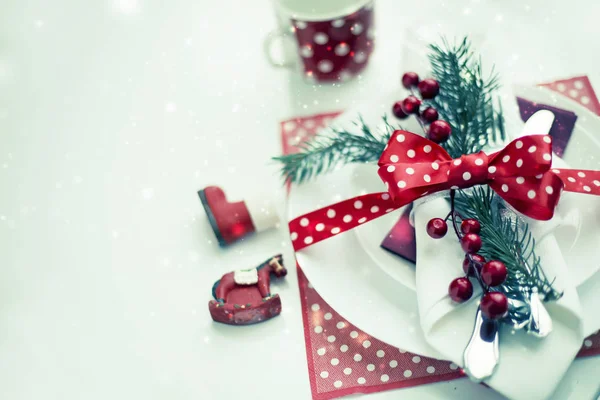 Kerst Tabel Feestelijke Setting Met Decoraties Voor Feestdagen — Stockfoto