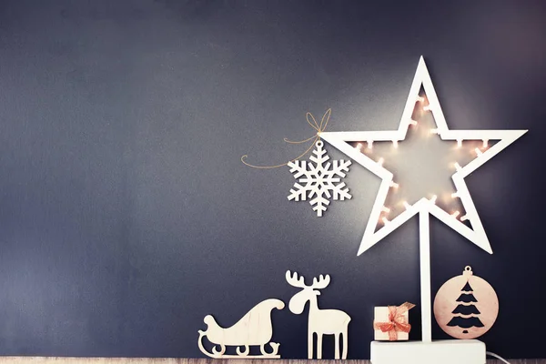Decoração Madeira Natal Com Estrela Iluminada Fundo Escuro — Fotografia de Stock