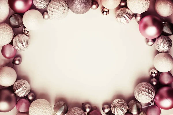 Palline Natale Colorate Con Spazio Copia Sfondo Bianco — Foto Stock