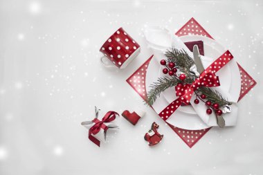 tatil dekorasyon ile yükseltilmiş görünüm Noel hizmet tablosu 